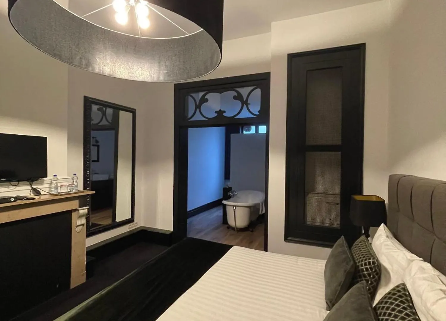 Bed and Breakfast B In Antwerpia 2*,  Belgia