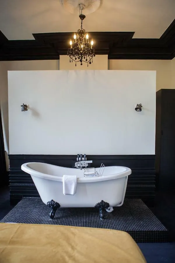 Bed & Breakfast B in Antwerp Bed and Breakfast