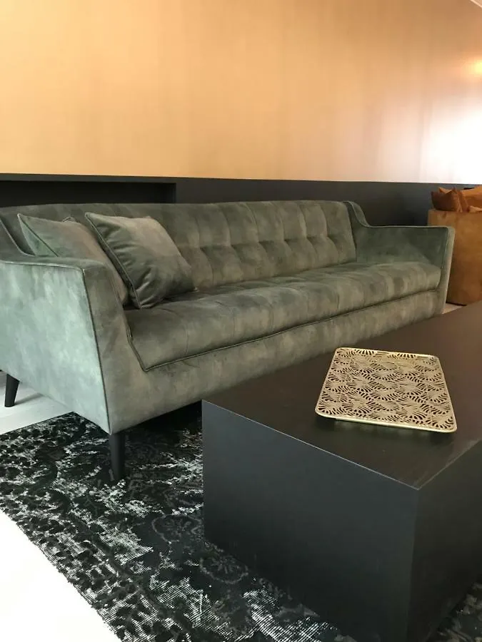 B in Antwerp Bed and Breakfast