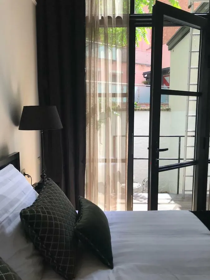 Bed and Breakfast B In Antwerpia Nocleg ze śniadaniem
